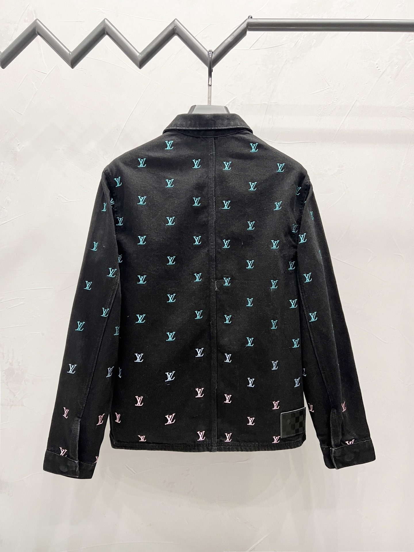 LV Jacket-036