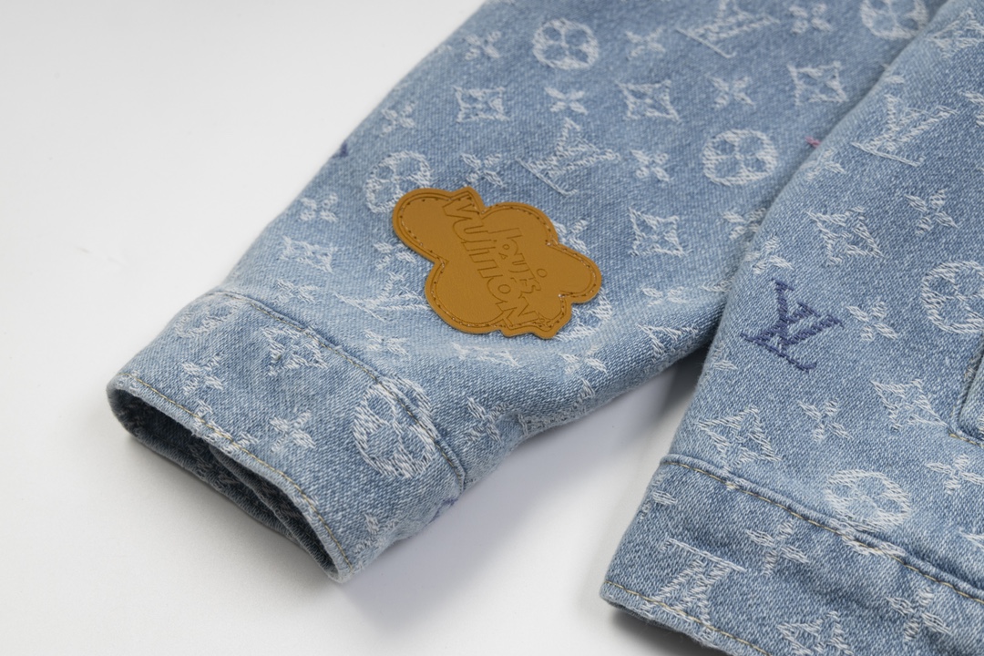 LV Jacket-042
