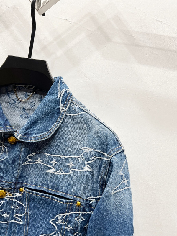 LV Jacket-044