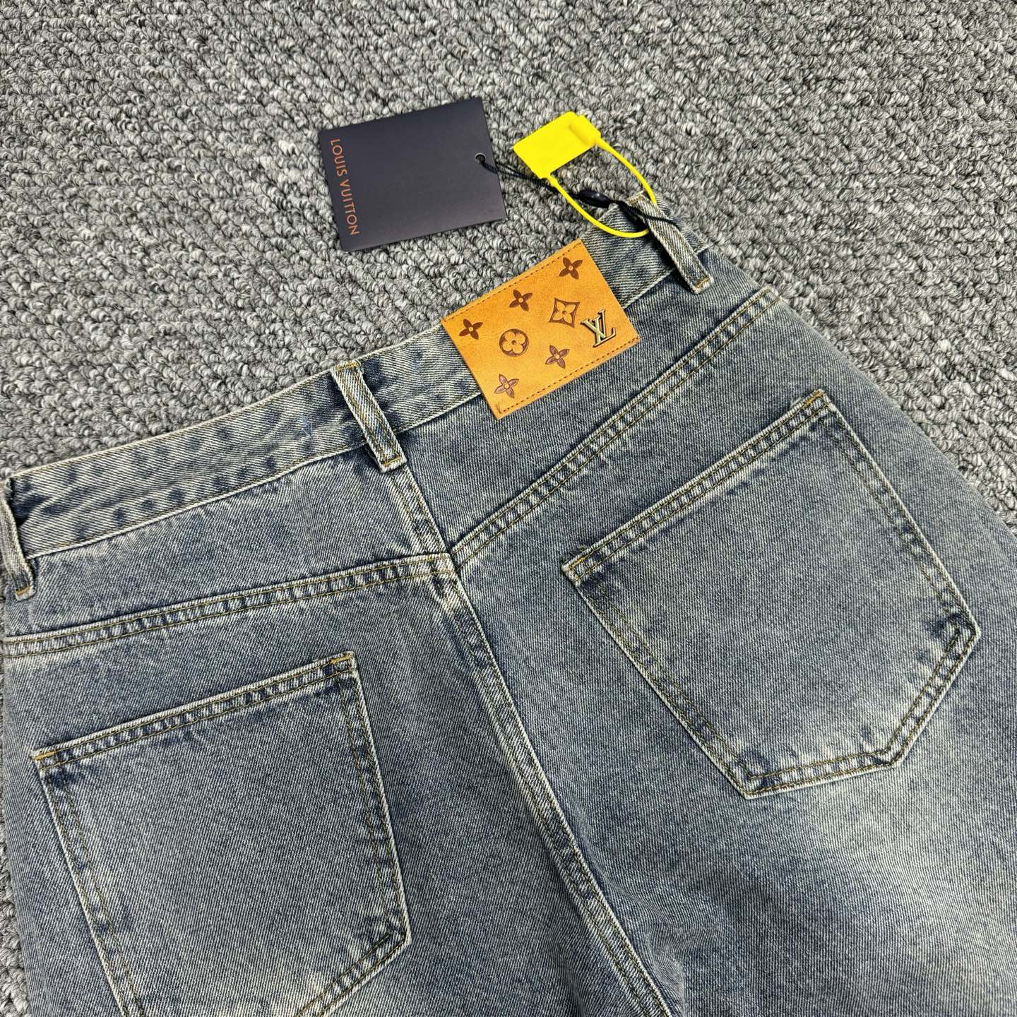 LV Jeans-070
