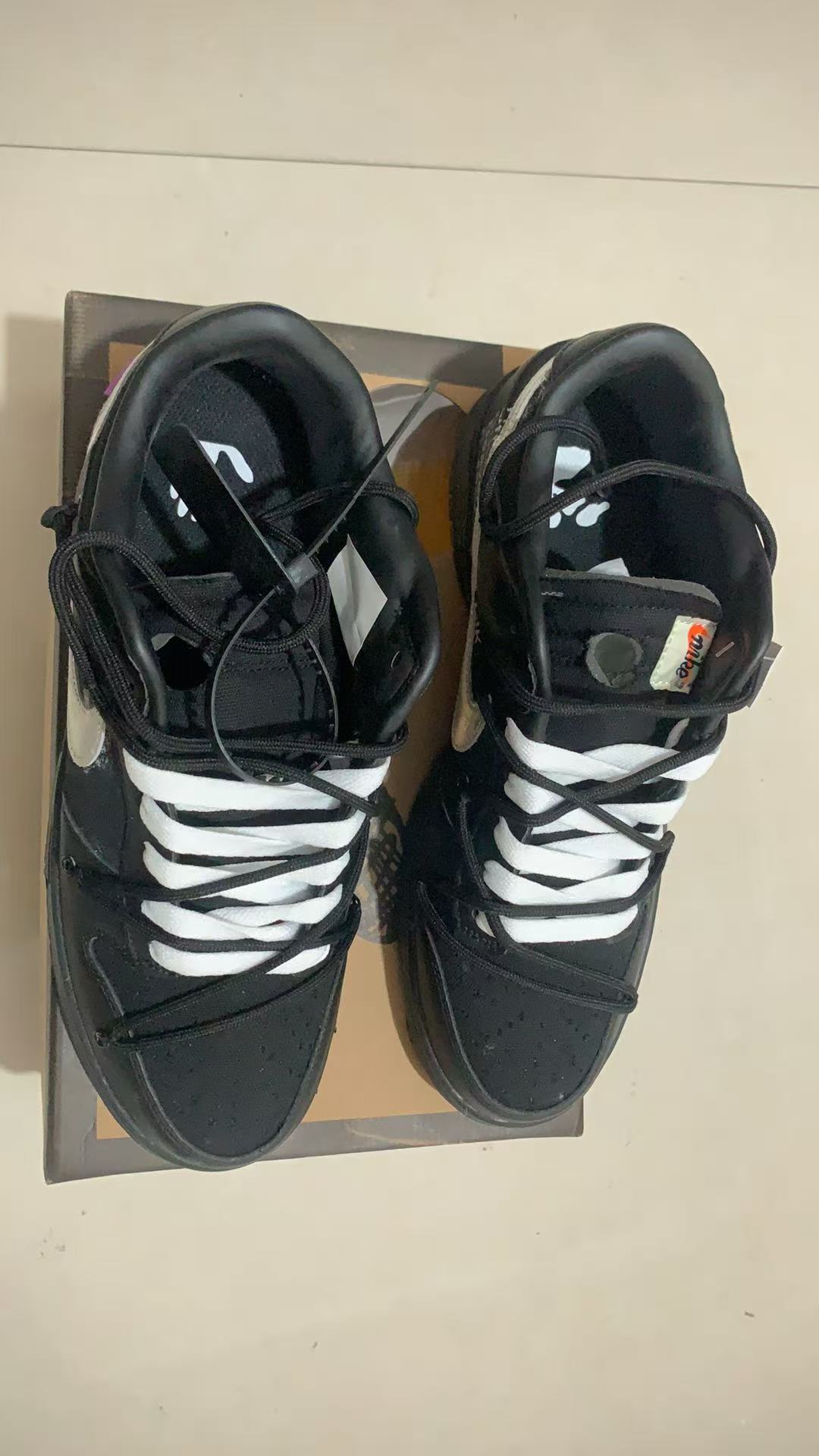 OFF-WHITE x Nike Dunk-200