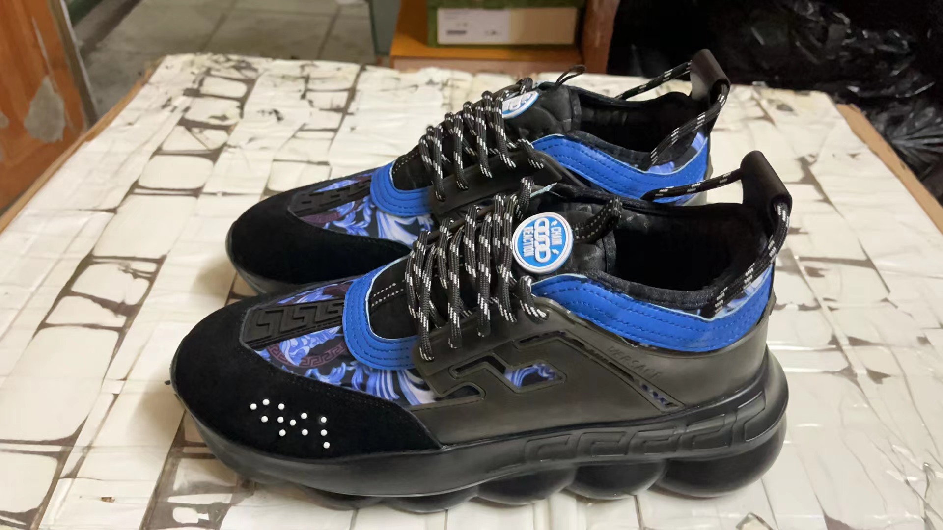 Versace Shoes(AAA)-178