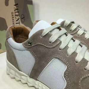 Valentino Shoes(AAA)-070