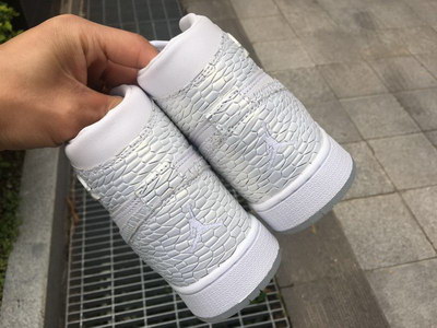 Air Jordan 1 Retro High “Frost White”