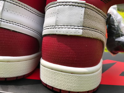 OFF-WHITE x Air Jordan 1