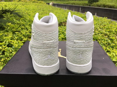 Air Jordan 1 Retro High “Frost White”
