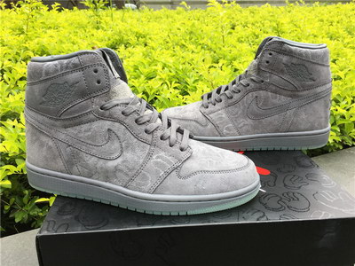KAWS x Air Jordan 1“Cool Grey”