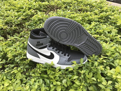 Air Jordan 1 Retro Grey